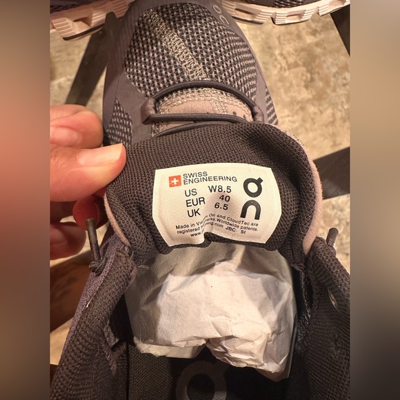 On Cloud 5 Women's Sneaker Size 8.5 - Picture 6 of 7